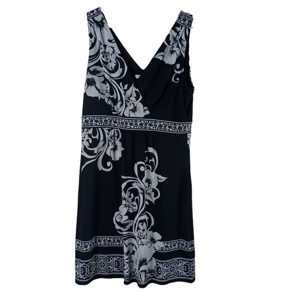 White House Black Market Dresses & Skirts - White House Black Market Sleeveless Summer Dress VNeck Black Gray Size Large